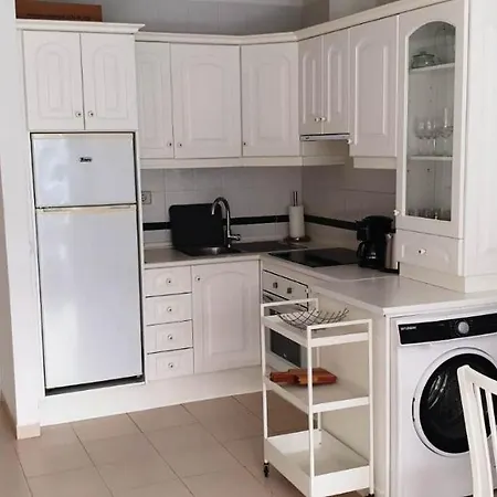 50 Meters From The Ocean * קוסטה דל סילנסיו