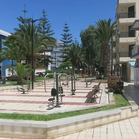 50 Meters From The Ocean * קוסטה דל סילנסיו